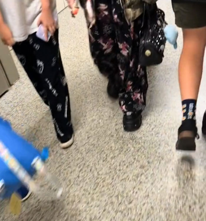 Non-Americans Are Shocked At The Cultural Difference Of What Students Wear To School In The US