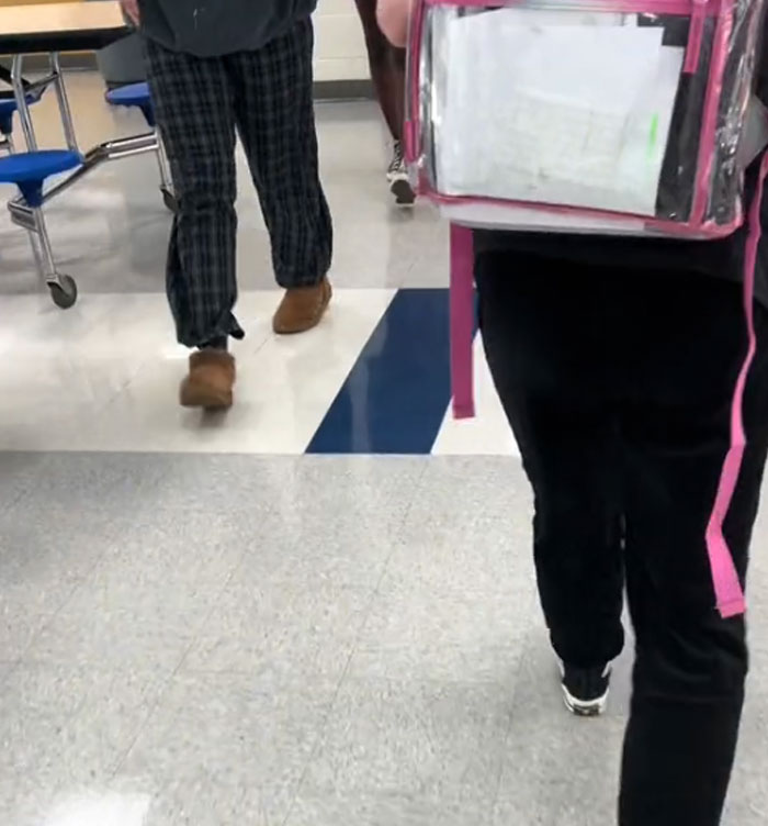 Non-Americans Are Shocked At The Cultural Difference Of What Students Wear To School In The US