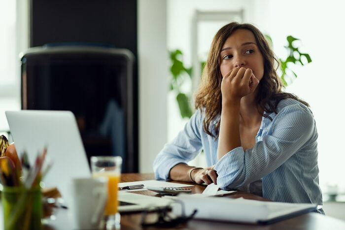 Woman Constantly Takes Overly Long To Get Ready, Loses The Free Rides Her Coworker Used To Give