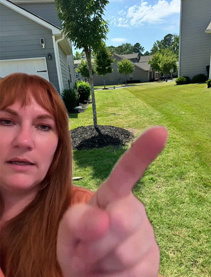 “I Was Trying To Be Kind”: Woman Gives Neighbor A Shot At Bigger Lawn, Faces Rudeness Instead