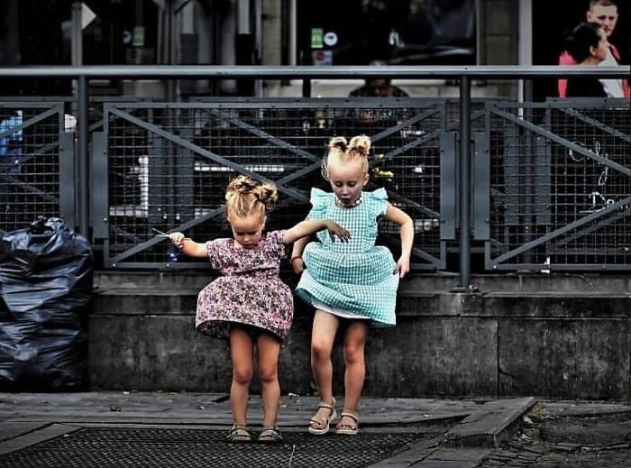 This Instagram Account Shares Highly Amusing Street Photos; Here Are Their 34 Newest Ones