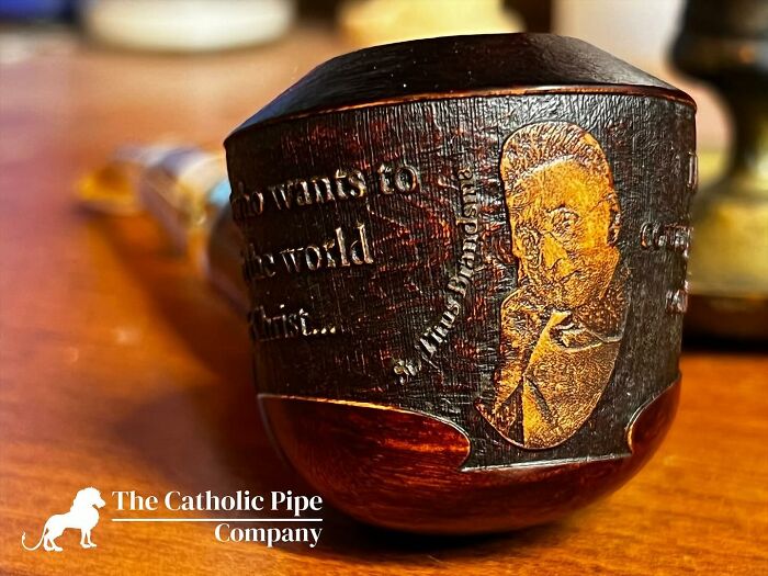 These Handcrafted Saint-Inspired Pipes Are Carved And Painted To Perfection (30 Pics)