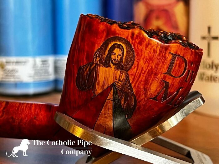 These Handcrafted Saint-Inspired Pipes Are Carved And Painted To Perfection (30 Pics)