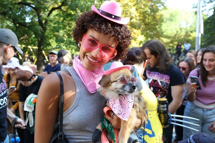 Spooky-Dog-Halloween-Parade