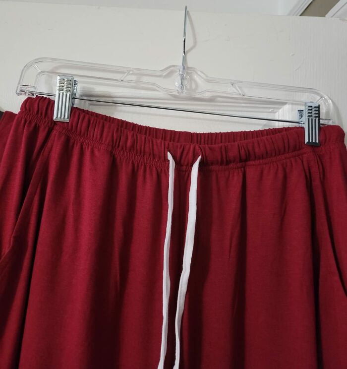 "Take a hanger with clips on and attach to the curtains together to ensure total darkness" - Kupost