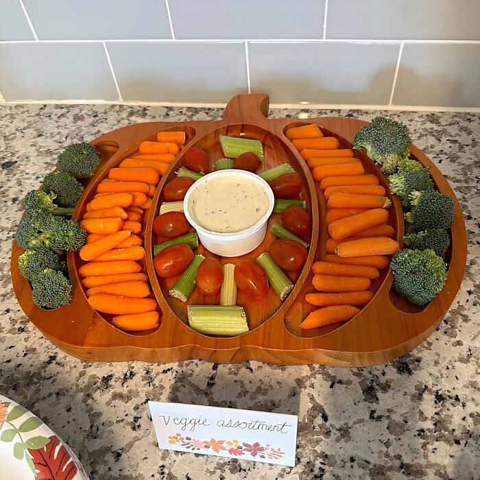  Your Holiday Parties Are Begging For This Pumpkin Shaped Serving Platter 