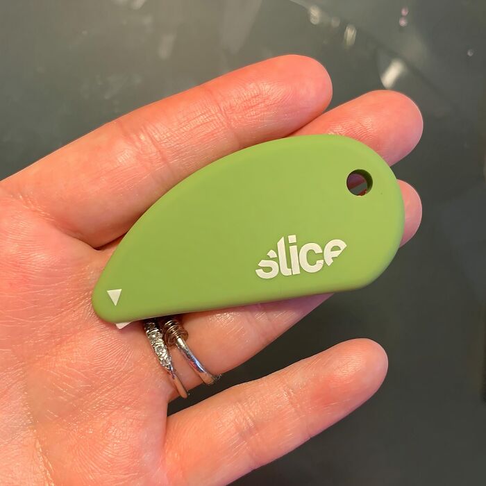  This Tiny Ceramic Blade Safety Cutter Is Your Unboxing Essential As Silly Season Approaches 