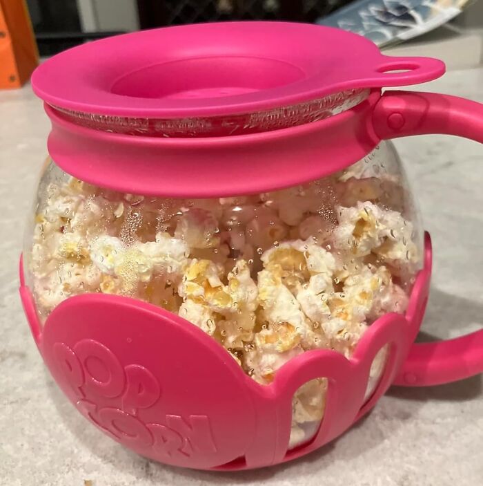  This Microwave Popcorn Popper With Temperature Safe Glass Takes Your Netflix And Chill Night To A Whole New Level