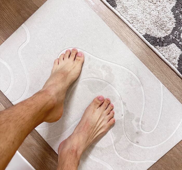 A Stone Bath Mat Is The Miraculous Mold-Free Option For Dry Bathroom Floors