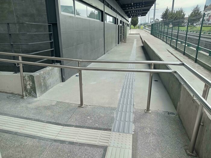 They Tried To Accommodate Blind People But Failed To See The Problem With This Design