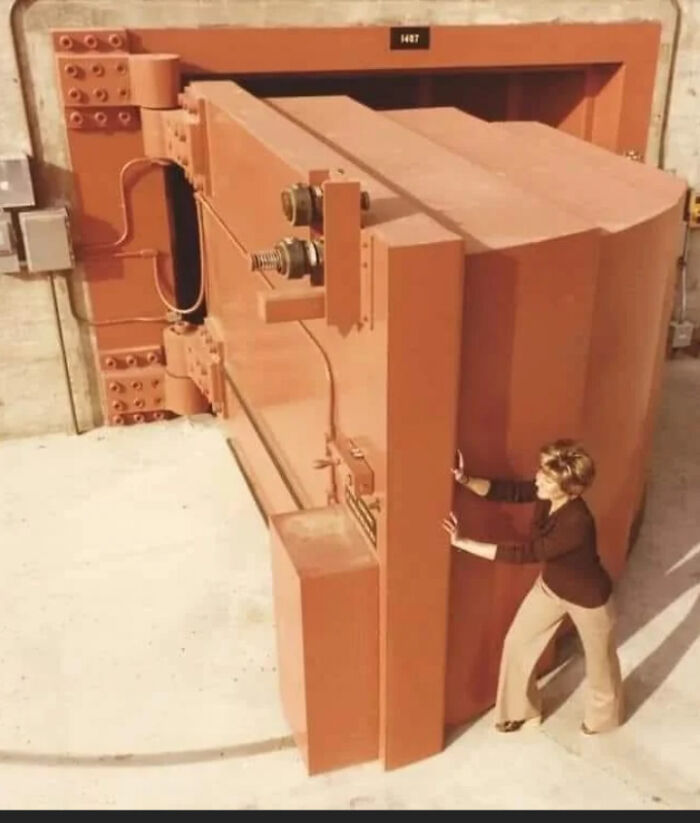 1979 Photograph Shows A 44 Ton Hinged Door