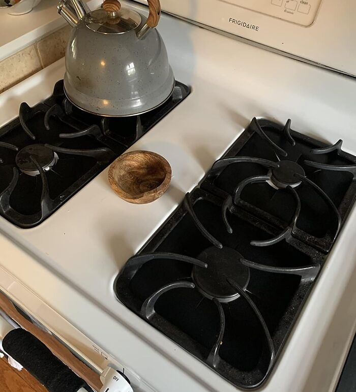 Keep Your Stove Looking Fresh-To-Death With These Spill-Stopping Silicone Gas Stove Covers 