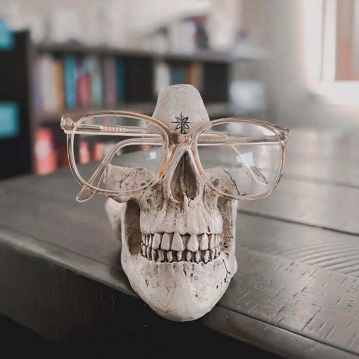 Rest Your Specs On A Spine-Tingling Spot With The Skull Glasses Holder, A Creepy-Cool Way To Keep Your Glasses Within Grasp