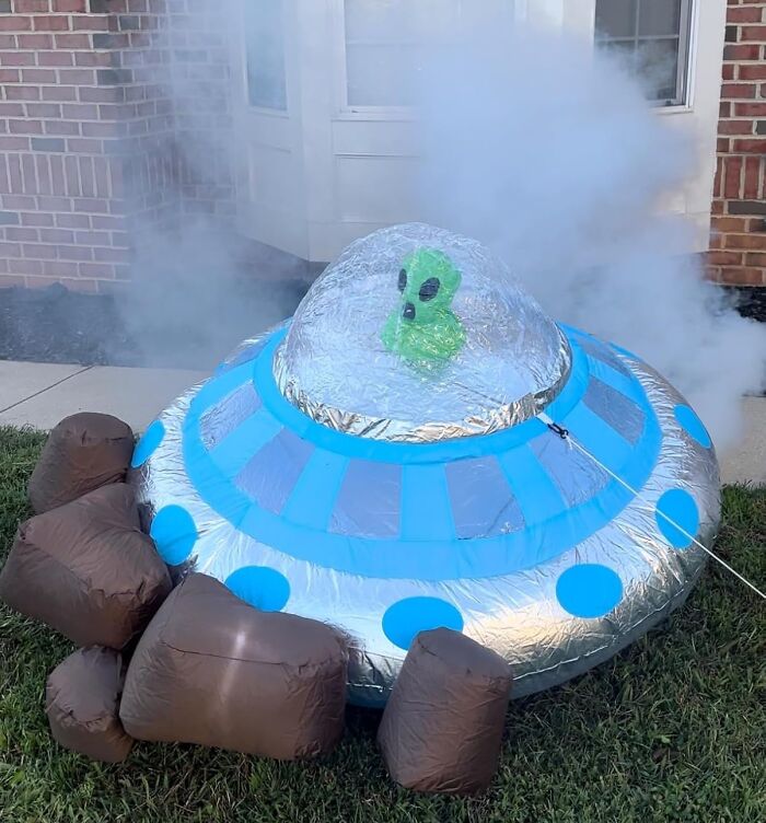 Beam Some Weirdness Onto Your Front Lawn With An Inflatable UFO Decoration