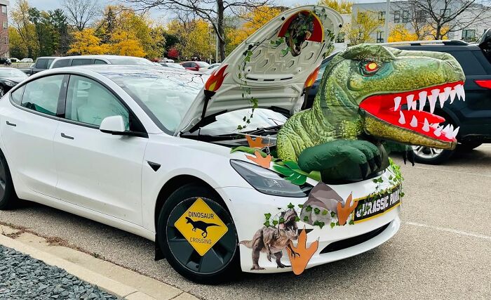 Your Trunk Just Got A Dino-Mite Upgrade With This Inflatable Trunk T-Rex 