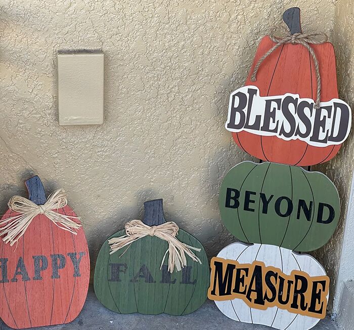 Add A Touch Of Rustic Charm To Your Autumn Decor With These Charming Wooden Pumpkin Signs 