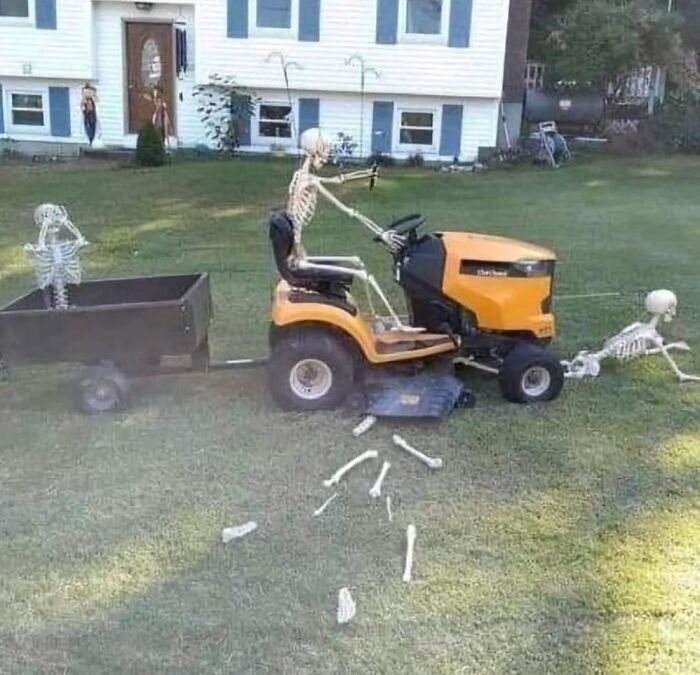 Halloween-Graveyards-Displays-Pics