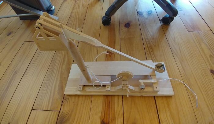 Medieval Masterminds, Assemble! Build A Siege-Worthy Marvel With This Ingenious Leonardo Da Vinci Trebuchet Kit Stem Toy , A Testament To The Renaissance Genius's Innovative Spirit