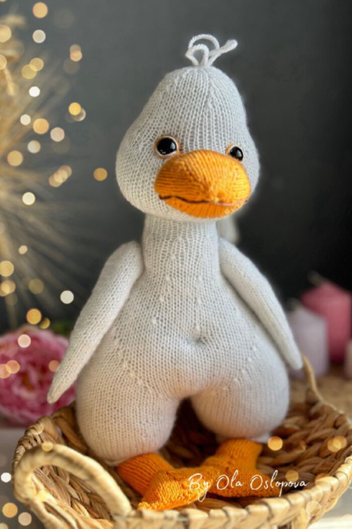 Here’s My Idea For A Christmas Goose-Inspired Knitting Pattern