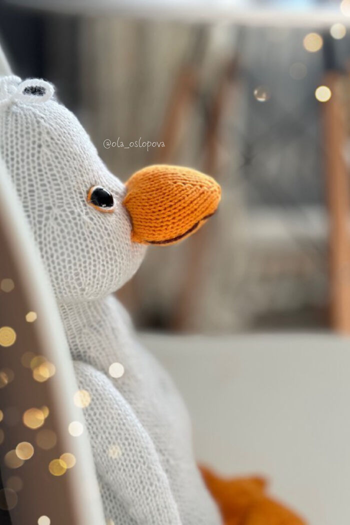 Here’s My Idea For A Christmas Goose-Inspired Knitting Pattern