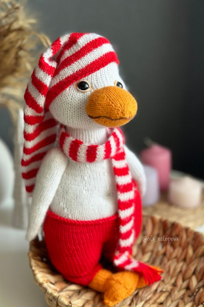 Here’s My Idea For A Christmas Goose-Inspired Knitting Pattern