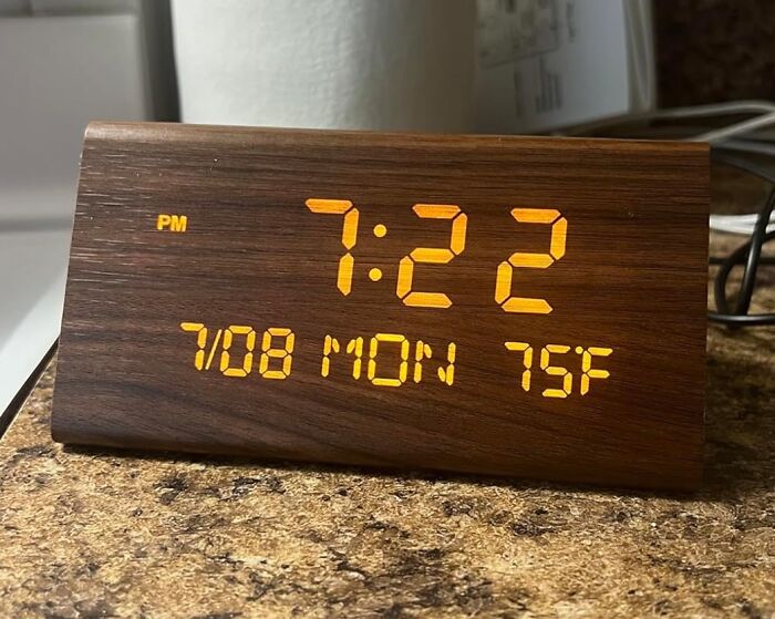 Wake Up To A Natural Vibe And Modern Convenience With The Unique Blend Of The Wooden Digital Alarm Clock - A Refreshing Twist On Traditional Timekeeping!