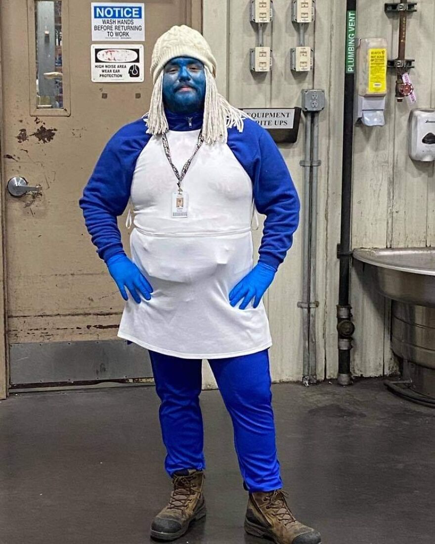 All Of My Coworkers Agreed To Dress Up As Smurfs For Halloween. I'm The Only One To Go Through With It