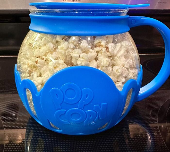 Experience The Perfect Poptacular Snack With The Ingenious Design Of The Micro-Pop Microwave Popcorn Popper 