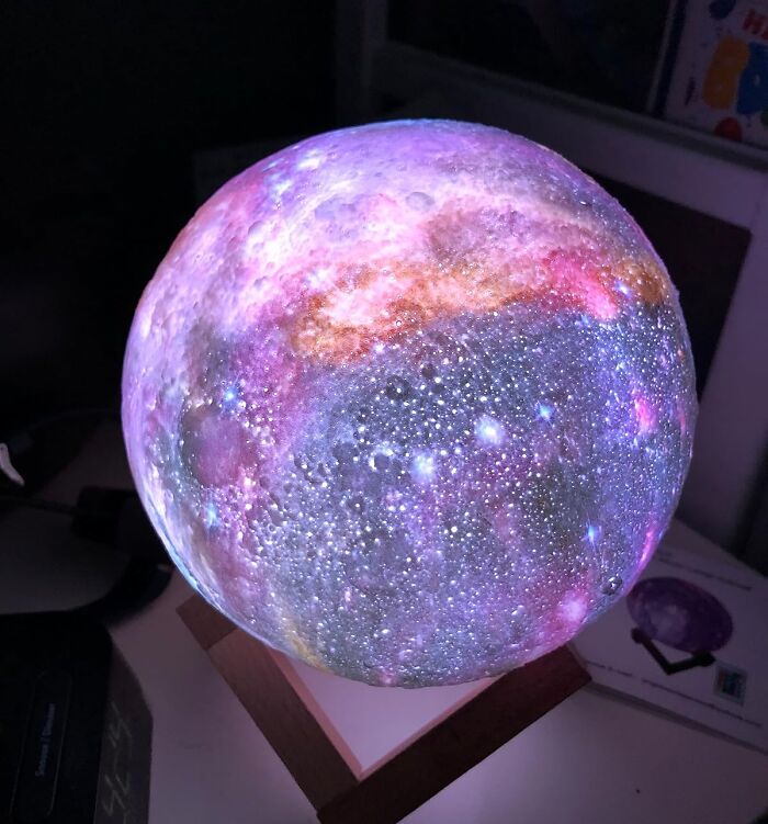 For The Person Who Has Everything, But Still Can't Illuminate Their Life, Realistic Moon Lamp Is The Perfect Way To Bring A Little Lunar Love Into Their Orbit