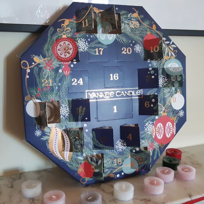 Warm Up To The Holiday Season With The Yankee Candle Wreath Advent Calendar 