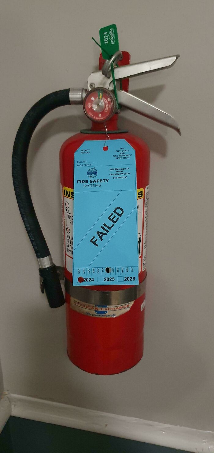 Only Fire Extinguisher In The Hallway Did Not Pass Inspection 3 Months Ago Md, USA