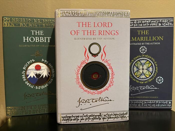 Immerse Yourself In The Breathtaking Beauty Of Middle-Earth With The The Lord Of The Rings Illustrated Set