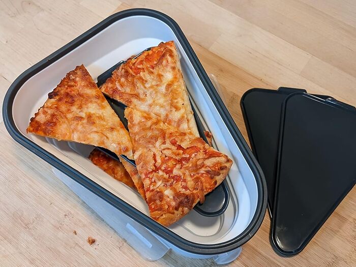 Save Those Savory Slices From The Holiday Party! The Triangular Collapsible Pizza Slice Storage Container Is A Holiday Leftover Hero, Allowing You To Store And Transport Individual Slices Of Leftover Holiday Pizza, Keeping Them Fresh For A Quick Boxing Day Snack Or New Year's Eve Munchi