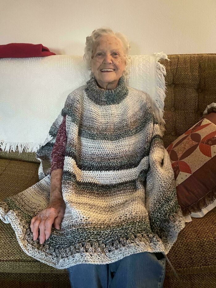 I Crocheted This Poncho For My 100yo Grandma. She Said She’s Never Had One Before