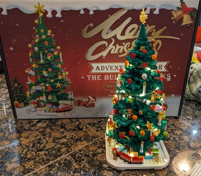 Build The Magic Of The Season, One Block At A Time, With The Christmas Tree Building Blocks Calendar - A Fun And Festive Way To Create A New Holiday Tradition, Where Each Day Reveals A New Piece To Add To Your Mini Christmas Tree Masterpiece