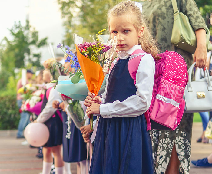 Superhero Fan Kid Embarks On His First Day Of School With The Most Wholesome Sendoff From Parents - 26