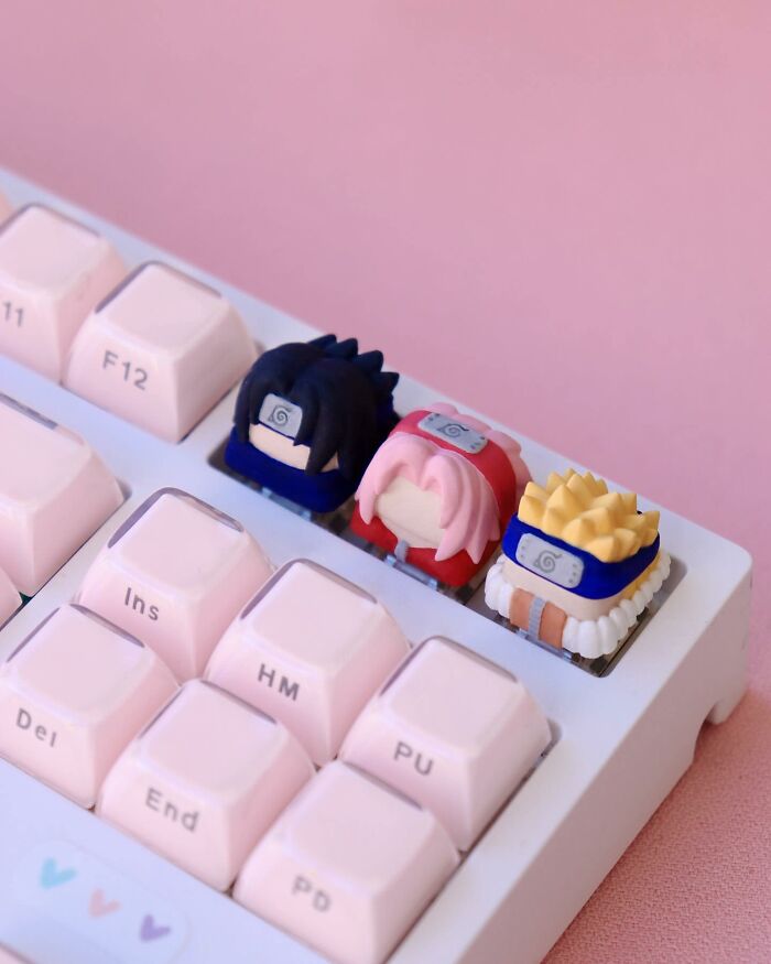 Art In Touch: Elena's Detailed Keycaps (20 Pics)