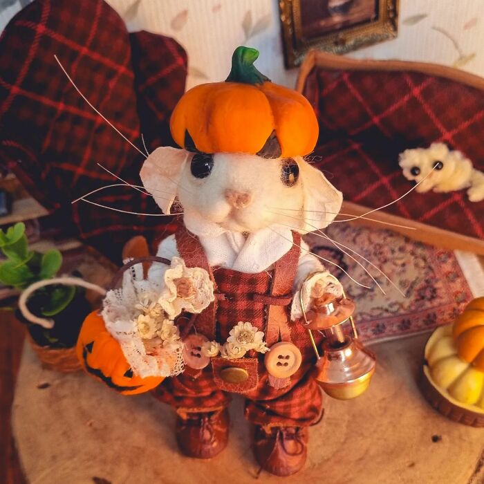 This Artist Makes Adorable Felted Wool Mice That Look Like They Came Out Of A Fairy Tale