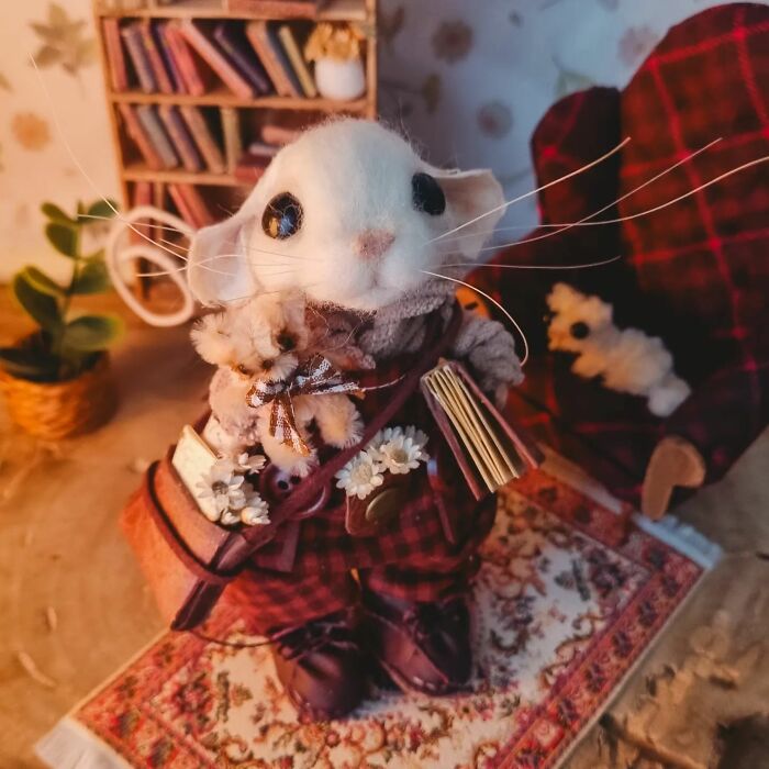 This Artist Makes Adorable Felted Wool Mice That Look Like They Came Out Of A Fairy Tale