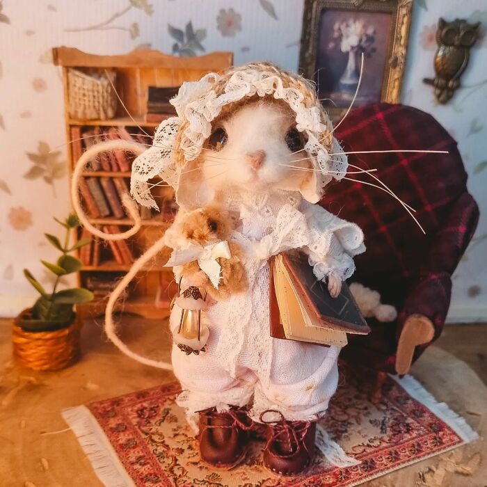 This Artist Makes Adorable Felted Wool Mice That Look Like They Came Out Of A Fairy Tale