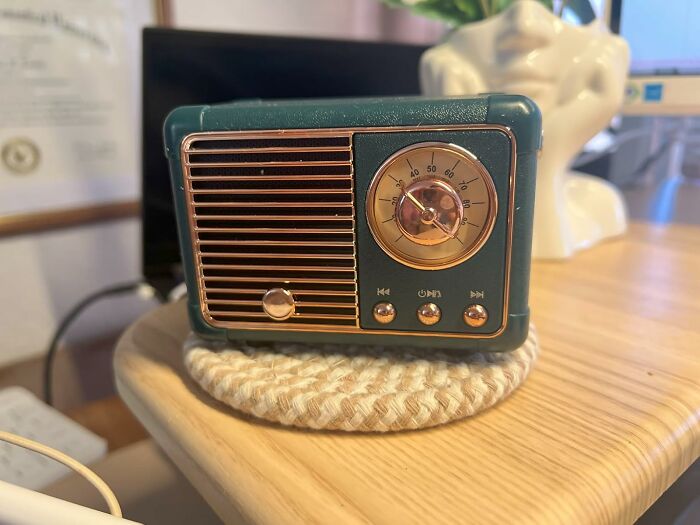 This Dosmix Retro Bluetooth Speaker Is Like A Time Machine For Your Ears, Bringing Back The Vintage Vibes With Its Classic Design And Surprisingly Powerful Sound