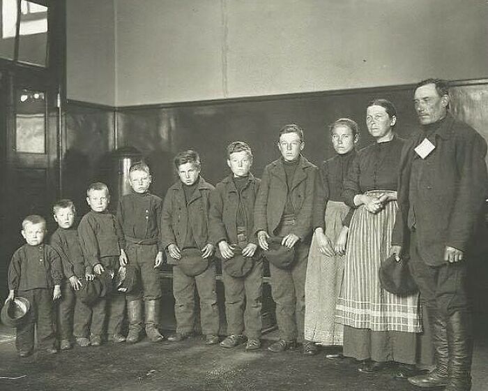 Immigrant Family Arrives At Ellis Island In 1904