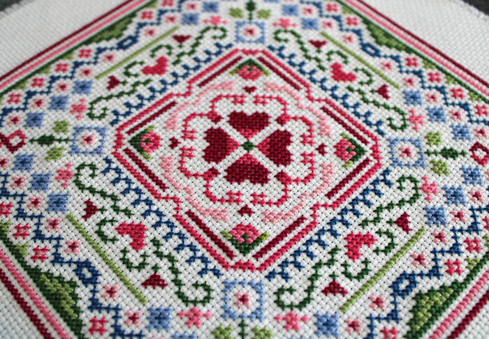 I Create Cross-Stitch Patterns, And Here Are 40 Of My Easy-To-Follow Patterns