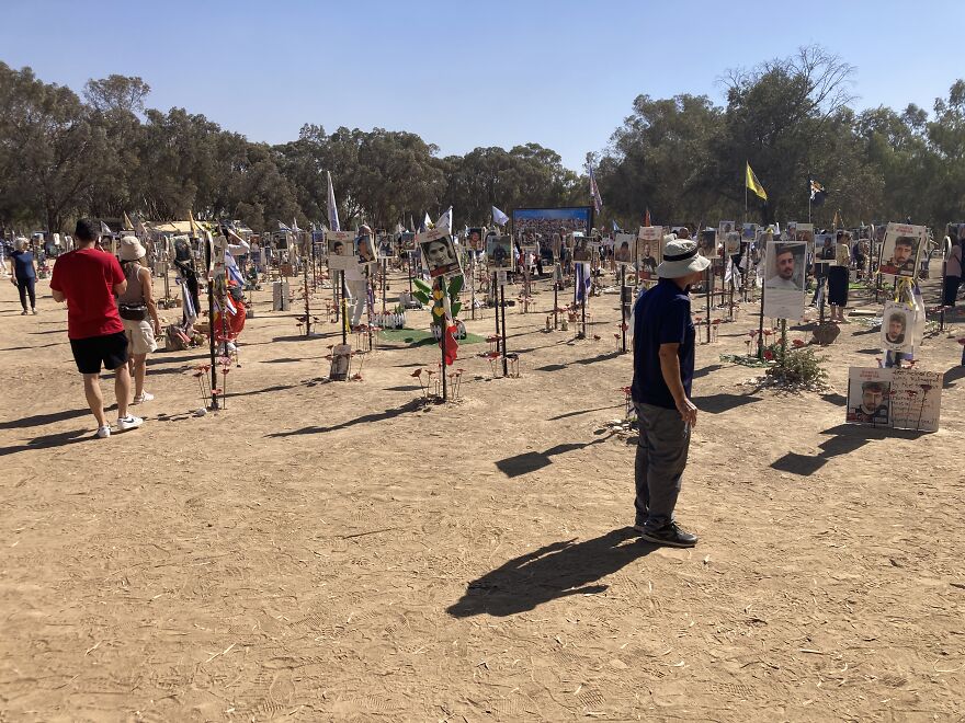 I Took Photos Of The Israeli Border Where People Live (13 Pics)