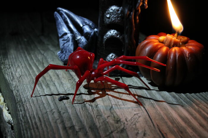 I Made Halloween Spider Figurines And More Out Of Glass (7 Pics)