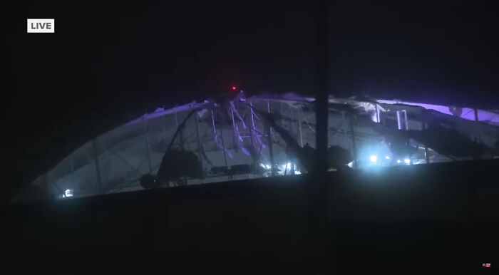 Stadium’s Roof Ripped Off By Hurricane Milton While First Responders Were Inside In Chilling Clip