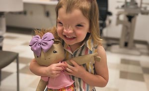 26 Children Got Gifted Dolls Representing Their Rare Health Conditions To Make Them Feel Included (New Pics)