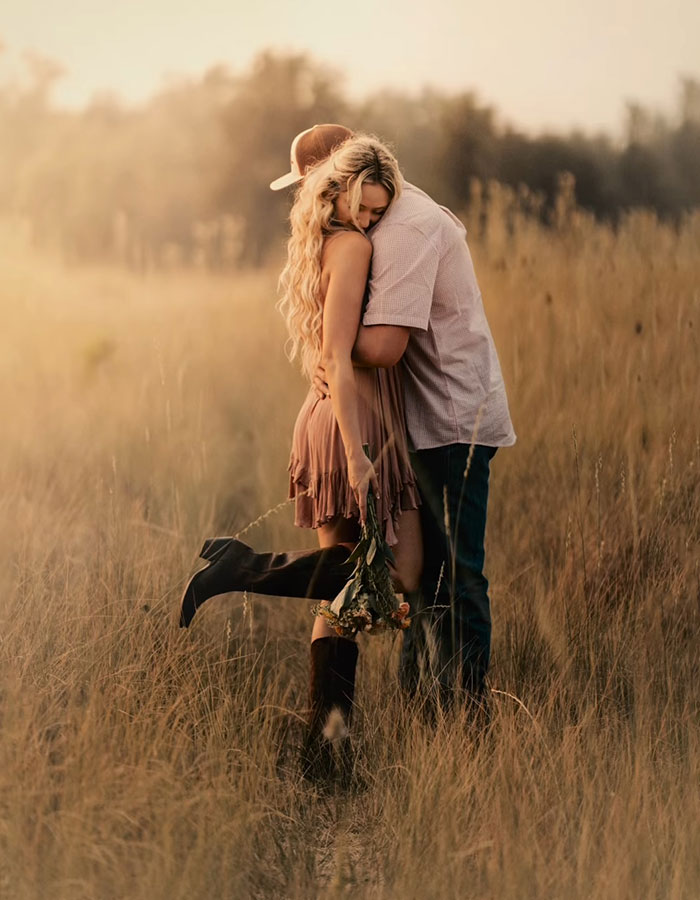 A Man Drove Four Hours To Meet A Girl For A Blind Date Photoshoot In Hopes Of A “Fairy Tale Ending”