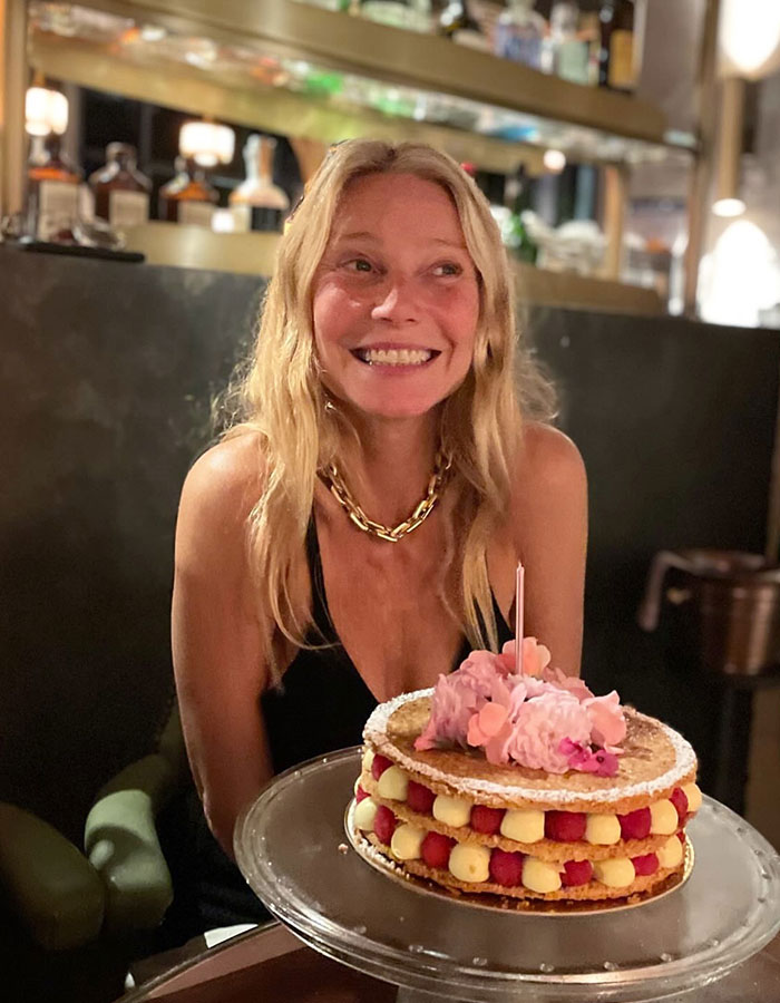 Gwyneth Paltrow Stuns At Her 52nd Birthday Dinner Party In Paris: “No One Else Can Compete”