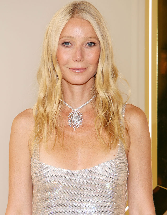 Gwyneth Paltrow Stuns At Her 52nd Birthday Dinner Party In Paris: “No One Else Can Compete”